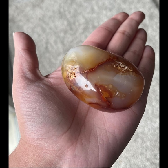 Carnelian Palm Stone - Picture 4 of 17